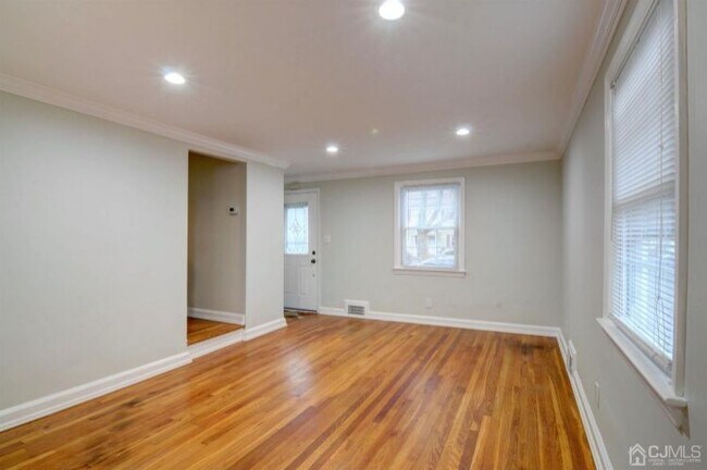 Photo - 101 MacArthur Dr