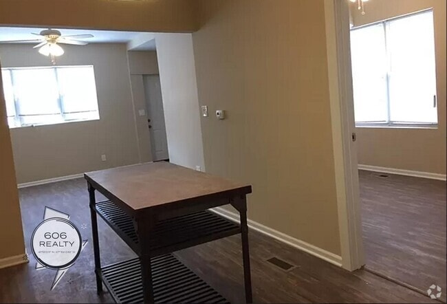 Building Photo - 2447 N Clybourn Ave Unit 1f Rental