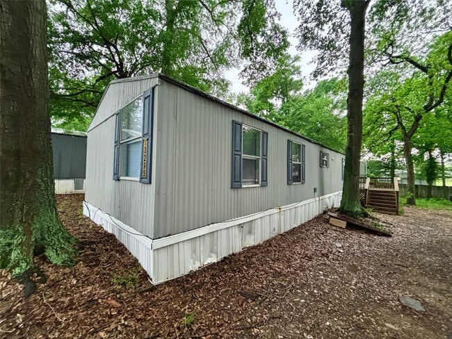 Building Photo - 13295 Pecan Tree Dr