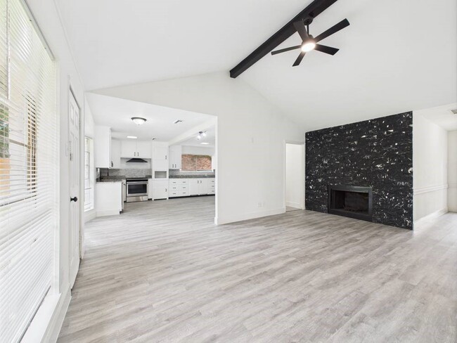 Photo - 5814 Fontenelle Dr