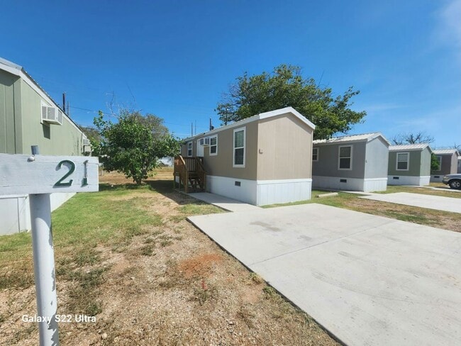 Building Photo - 1126 Gary Terrace Rental