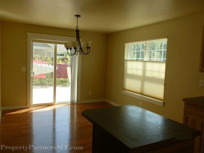 Photo - 4 Bed 2.5 Bath house