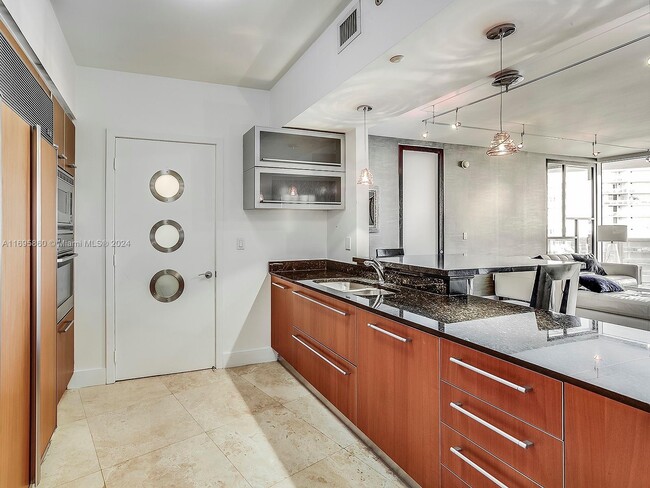 400 Alton Rd