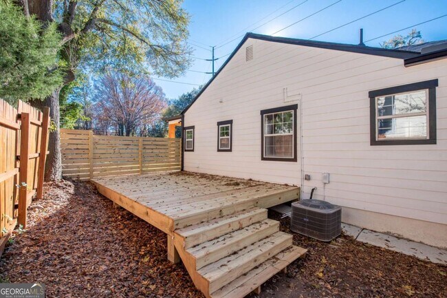 Photo - 1810 Dresden Dr NE