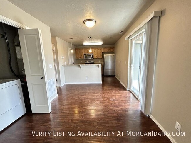 Photo - 11862 W Fairview Ave Unidad 102