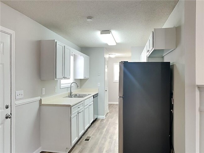 Photo - 178 Wyngate Ct