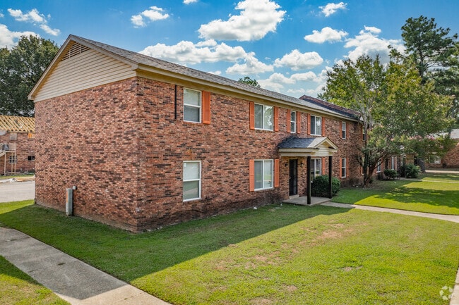 Photo - Camelot Manor