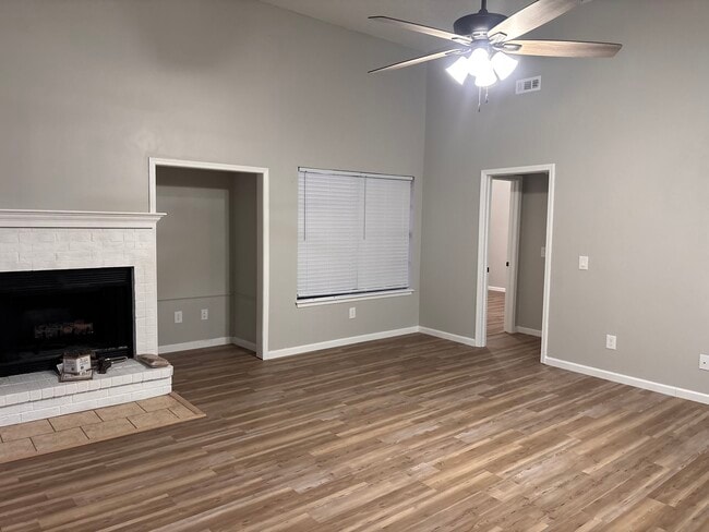 Photo - 3402 W Center St