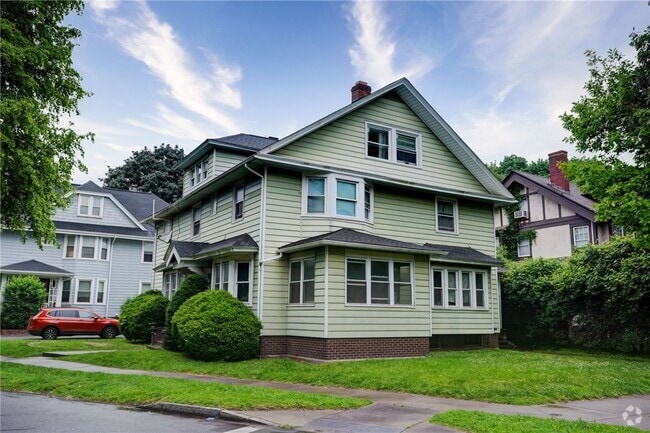 Building Photo - 84 Canterbury Rd Rental