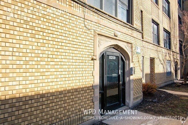Building Photo - 8211 S Ellis Ave Unit 3E Rental