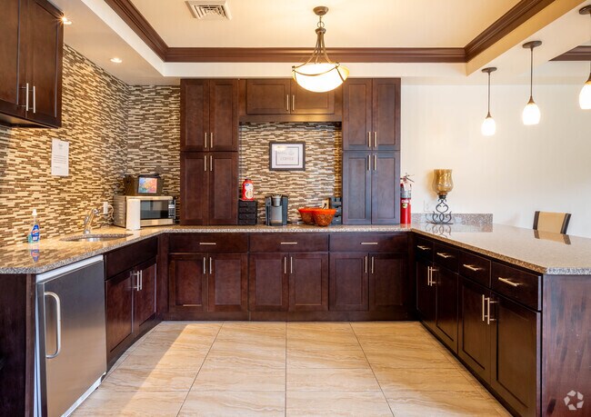 Acabados de alta gama ubicados en el lugar - Enclave at Duncan Meadows