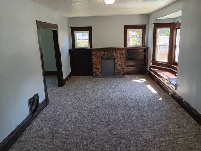 159 Dodge Ave