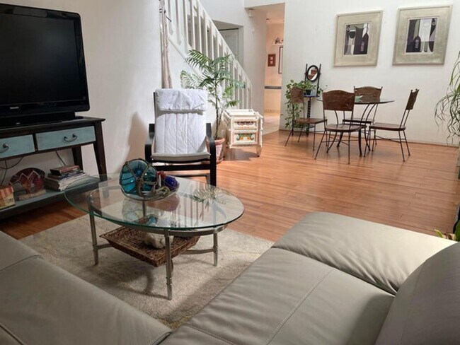 Photo - 1592 Springside Dr