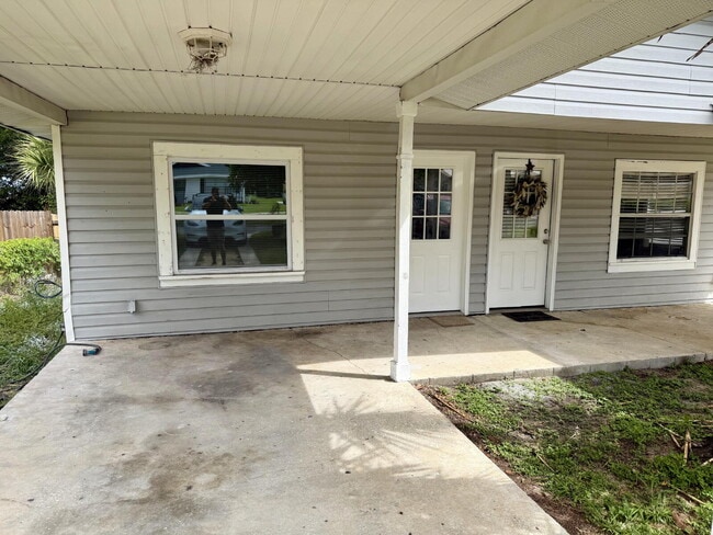 Photo - Cozy Renovated 2BR / 1BA in Downtown Clermont – Prime Location