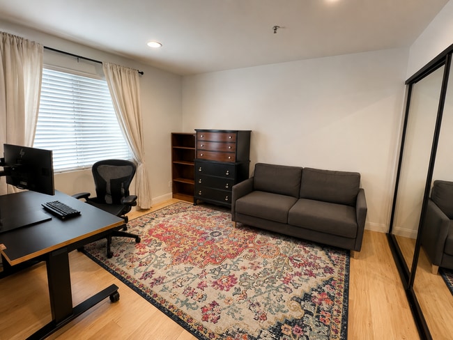Segundo dormitorio - 625 E Del Mar Blvd Unidad 102