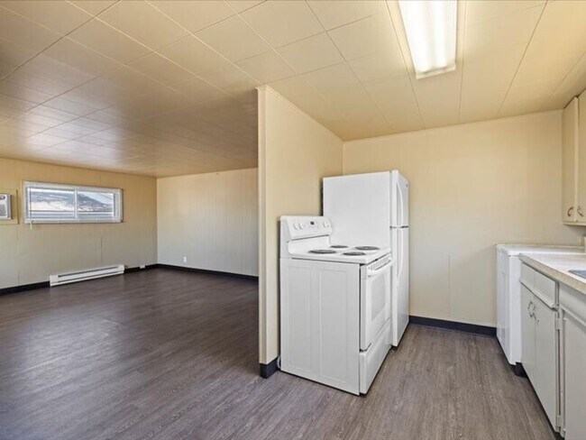 Photo - 910 Winslow Ave