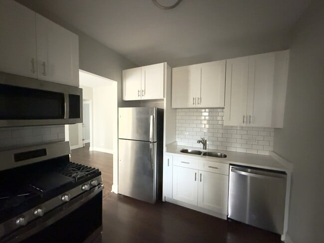 Photo - 3351 W Sunnyside Ave Unit 1