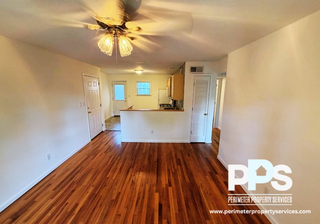 Photo - 615 Boulevard SE
