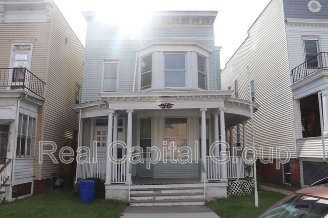 Building Photo - 130 5th Ave Unit Apt 2F