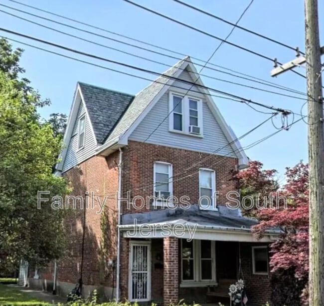 Building Photo - 106 N 9th St Unit 2