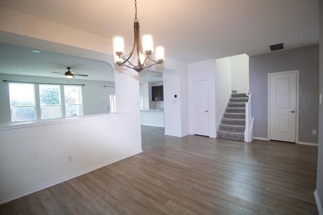 Photo - 2105 Ebony Dove St
