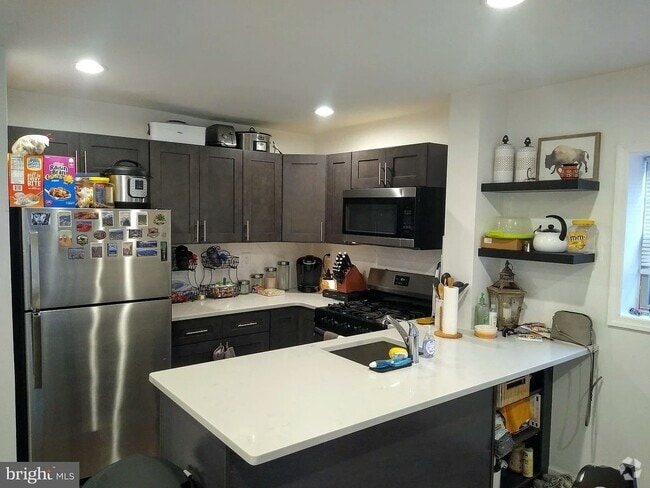 Building Photo - 2700 S 8th St Rental