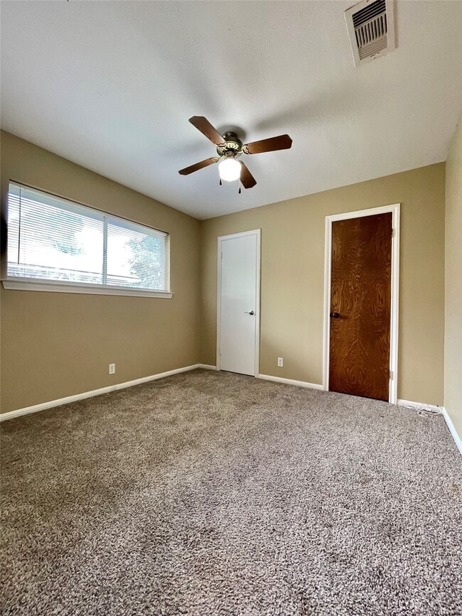 Photo - 241 Crestwood St