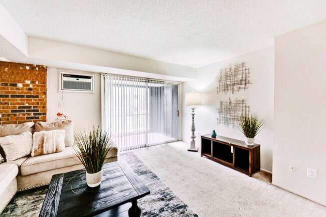 Oak Square Apartments