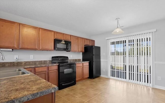 Eat In Kitchen - 4011 Grandeur Ave