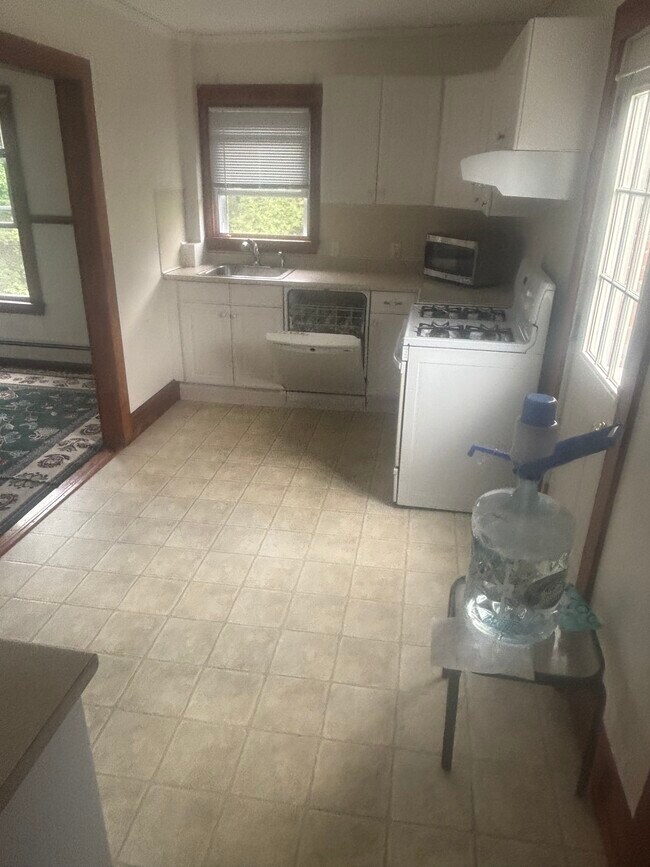 471 Gleasondale Rd Unit 2