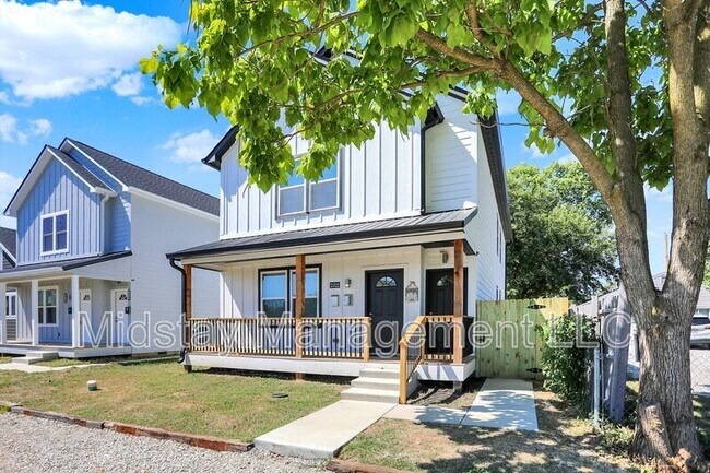 Photo - 2022 Rembrandt St Unit A