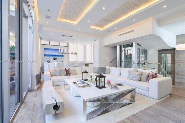 Building Photo - 9501 Collins Ave Unit 1 Rental