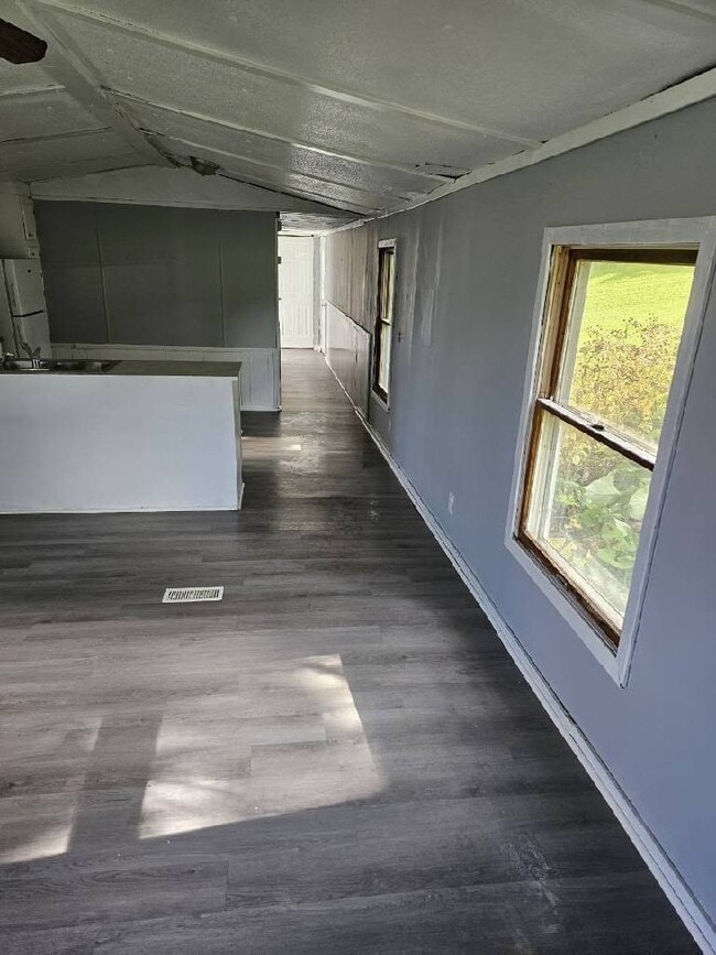 Building Photo - 435 Parsons Rd Rental