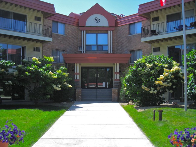 Building Photo - The Bluffs of Burnsville Rental