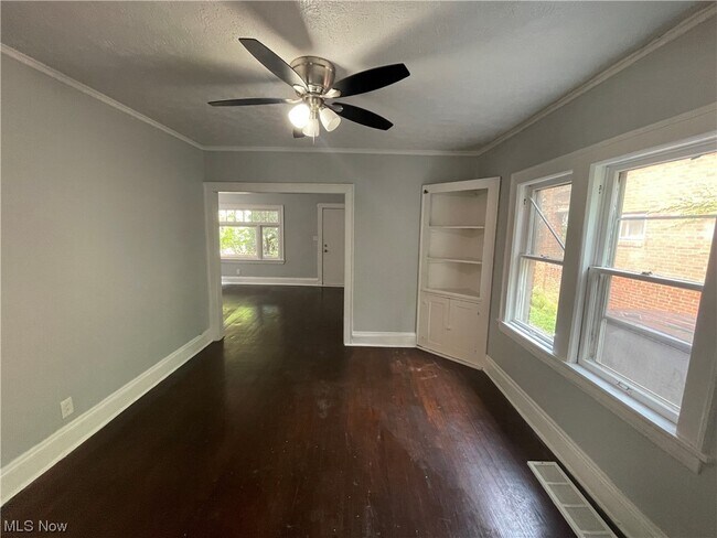 Photo - 3529 W 100th St Unit up