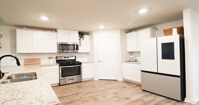 Photo - 6807 Kingsley Edge