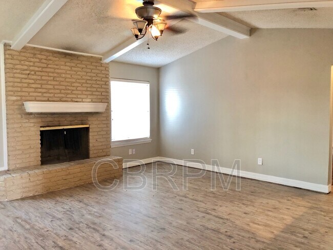 Photo - 5501 91st St