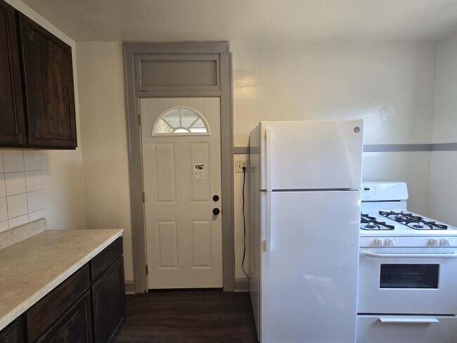 836 N Massasoit Ave Unit 2B
