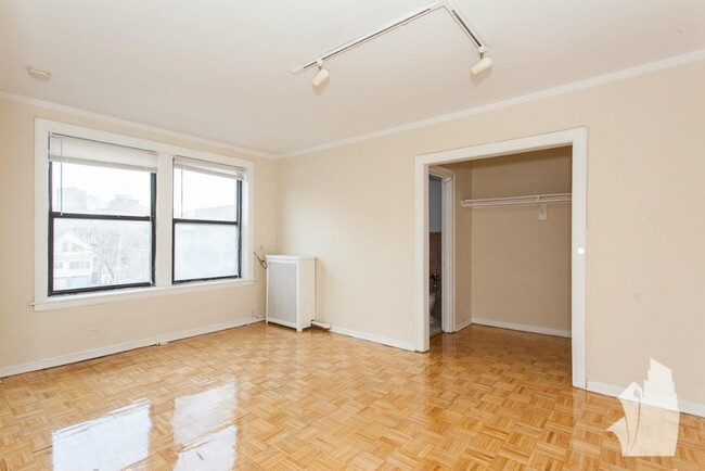 739 W Belmont Ave, Unit 202, Chicago, IL 60657 - 739 W Belmont Ave Apartment Unit 202