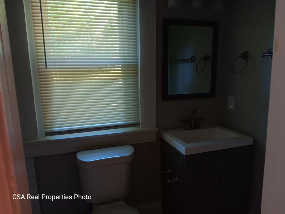 Photo - 1440 Fulton Ave Unit b