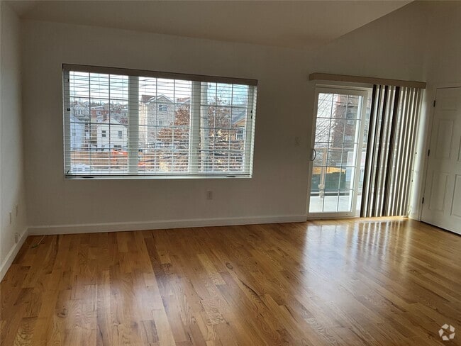 Building Photo - 258 Buttrick Ave Rental