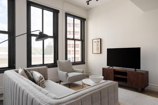 Photo - 505 E Travis St Unidad ID1267108P