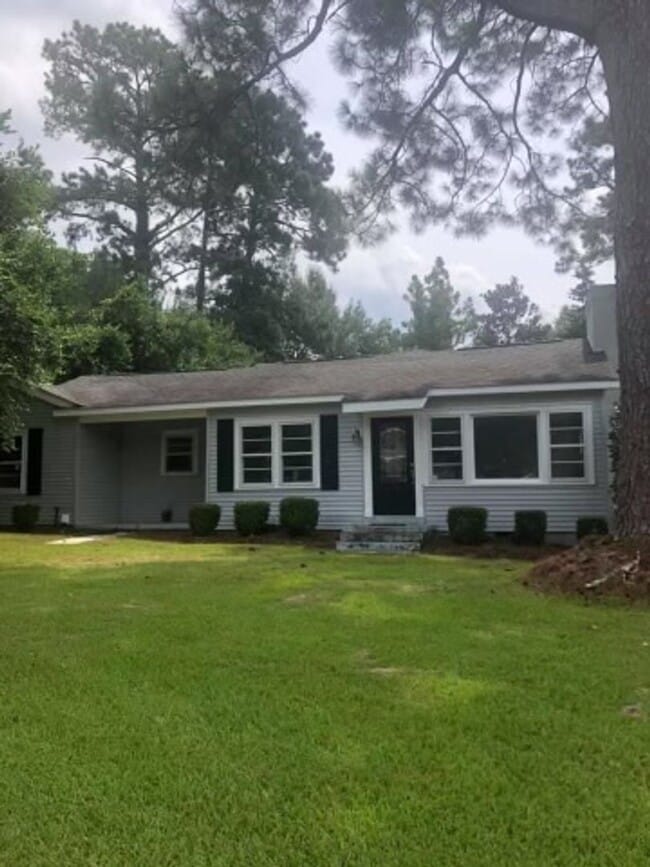 Building Photo - Charming home on Fairview St