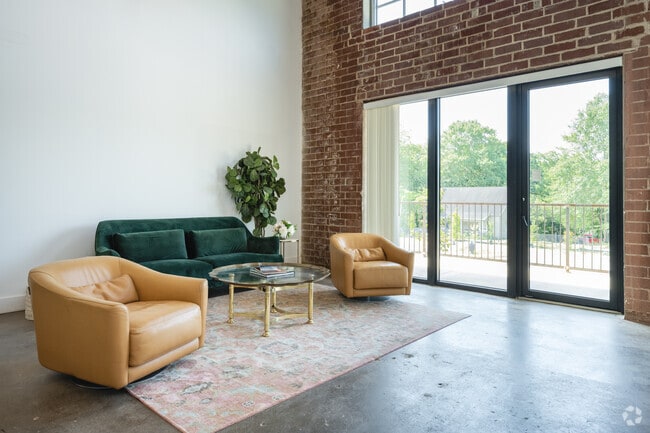 3BR, 3BA - 1,660SF - Living Room