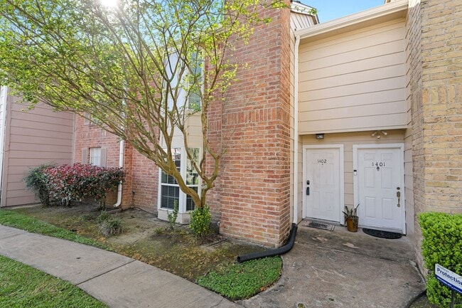 Building Photo - 2800 Jeanetta St Unit 1402
