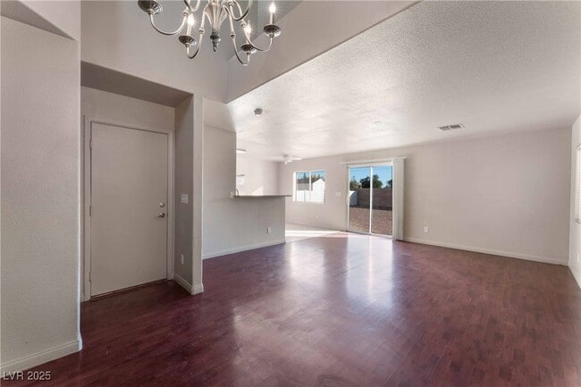 Photo - 4952 Sapphire Light St