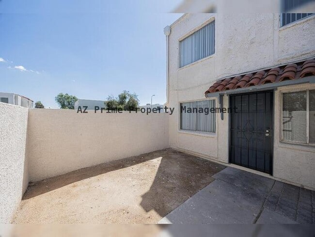 Photo - 5246 N 42nd Ln