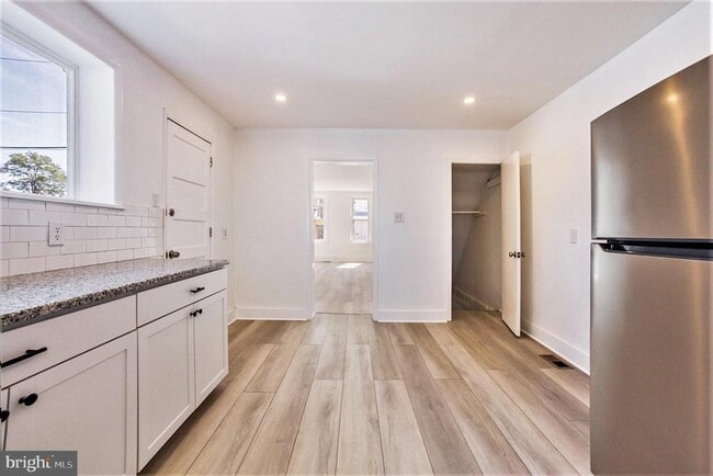 Photo - 129 E Phil Ellena St