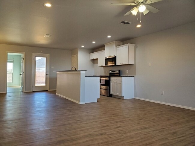 Photo - PRE-LEASE! Great 3/2/2 Located in Frenship ISD