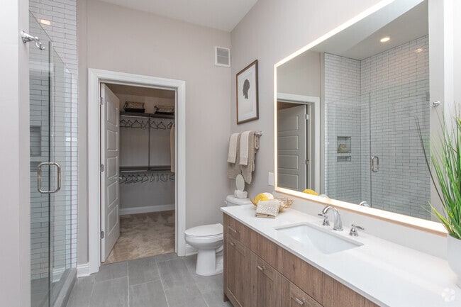 1BR, 1BA - 738SF